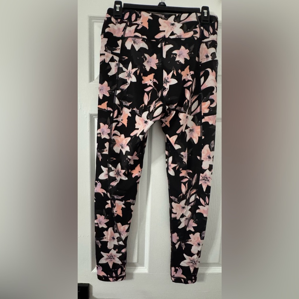 Victoria's Secret Black Leggings - Picture 2 of 5
